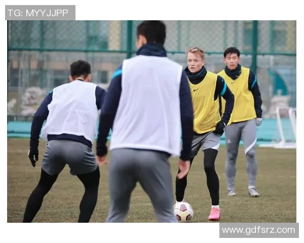 足球考生加油奋勇向前追逐梦想成就辉煌未来的决心与信念